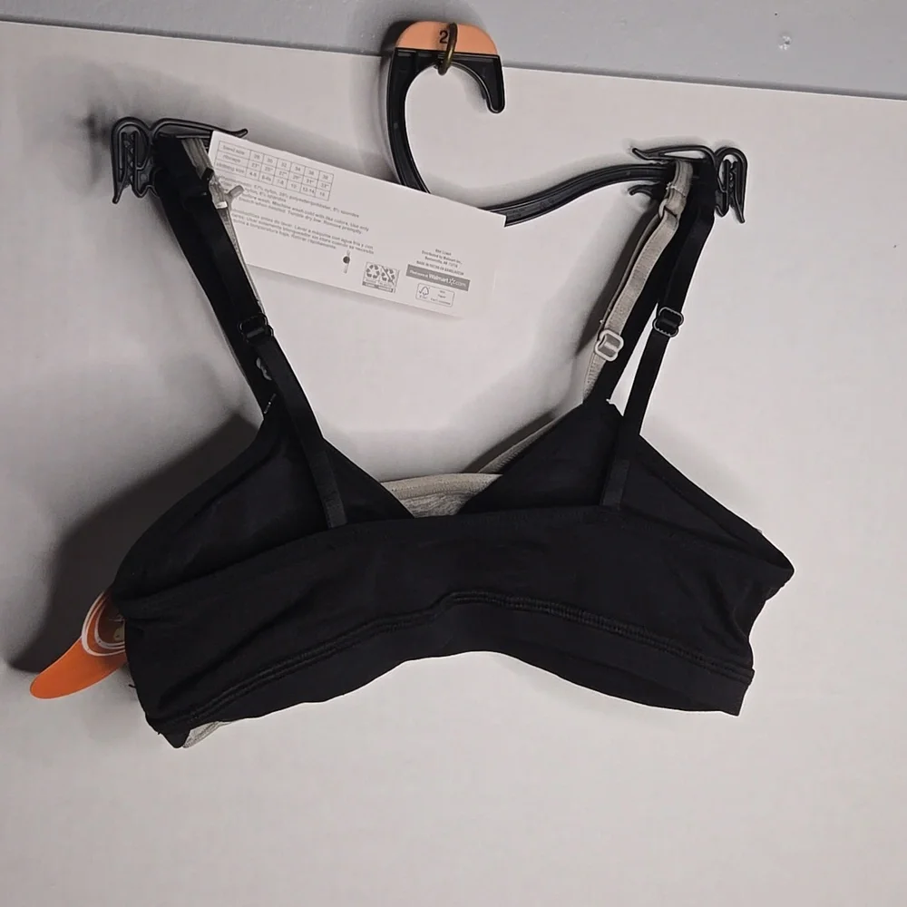 WONDER NATION 2 BRALETTES SIZE‎ GIRLS 28 GRAY AND BLACK CONVERTS TO RACERBACK